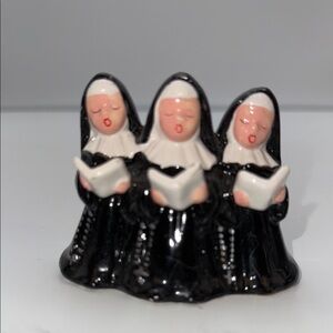 Department 56 Black and White Nuns Ceramic Figurine Holding Choir Books